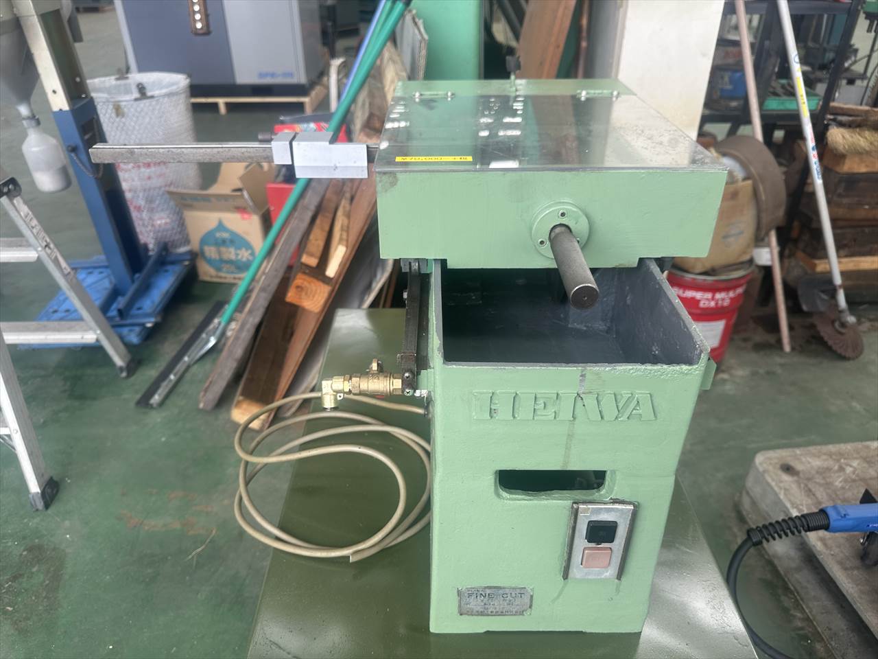 砥石切断機